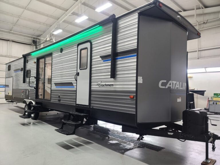 Roulotte de parc S250  (7 à 8 personnes)